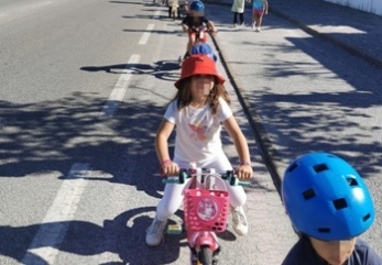 Semana da Mobilidade: o Jardim de Infância Manuel Ferreira Patrício saiu à rua para mostrar que é possível circular na cidade de forma sustentável.